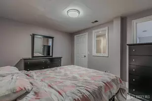 33 Vandeventer Ct, Sayreville, NJ 08872 - Photo 19