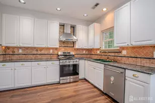 5 Fairmount Ct, Monroe Township, NJ 08831 - Photo 11