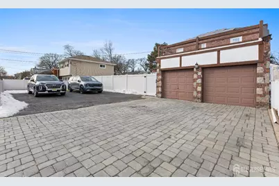 80 Glenwood Avenue, Elmwood Park, NJ 07407 - Photo 3