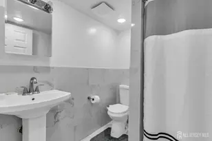 1 Memorial Dr, East Brunswick Township, NJ 08816 - Photo 25