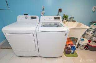 62 Hillcrest Ave, Edison, NJ 08817 - Photo 27