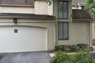 92 Gate House Ln, Edison, NJ 08820 - Photo 1