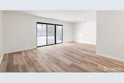 127 Hampton Court, Franklin Township, NJ 08873 - Photo 11