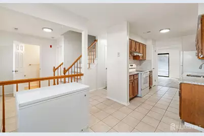 127 Hampton Court, Franklin Township, NJ 08873 - Photo 9