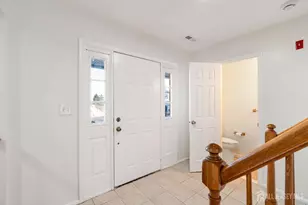 127 Hampton Ct, Franklin Township, NJ 08873 - Photo 7