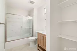 127 Hampton Ct, Franklin Township, NJ 08873 - Photo 17