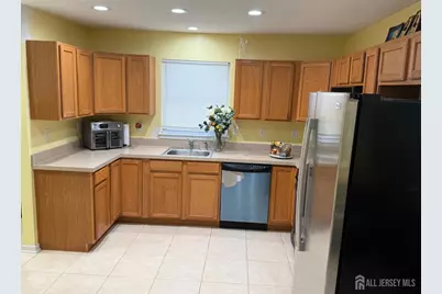 34 Mercer Street, Carteret, NJ 07008 - Photo 5