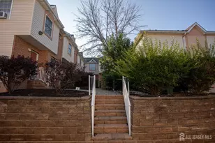 124 Adamecs Way, South Amboy, NJ 08879 - Photo 5