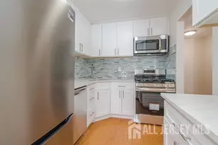 92 Reynolds Ct, Old Bridge Township, NJ 07747 - Photo 5