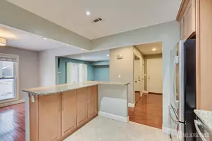 133 Oakmont Ct, Edison, NJ 08820 - Photo 9