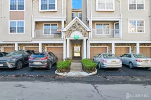 21 Newburgh Dr, Edison, NJ 08820 - Photo 3