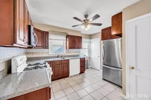 16 Sharot St, Carteret, NJ 07008 - Photo 5