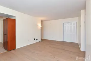 290 Alpine Way, Woodbridge Township, NJ 07095 - Photo 9