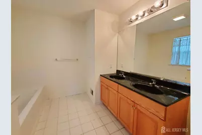 202 Alder Court, New Brunswick, NJ 08901 - Photo 13