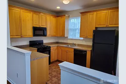 202 Alder Court, New Brunswick, NJ 08901 - Photo 9