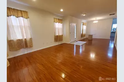 202 Alder Court, New Brunswick, NJ 08901 - Photo 3