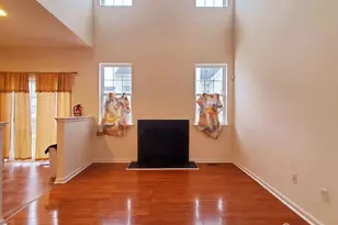 202 Alder Ct, New Brunswick, NJ 08901 - Photo 5