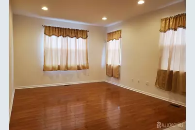 202 Alder Court, New Brunswick, NJ 08901 - Photo 7