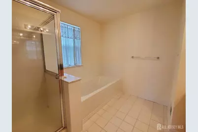 202 Alder Court, New Brunswick, NJ 08901 - Photo 15