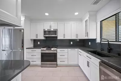 26 Front Court, Old Bridge Township, NJ 08857 - Photo 13