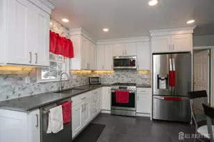 3 Hummingbird Ln, Edison, NJ 08820 - Photo 11