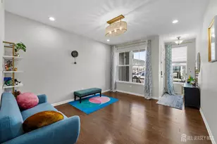 20 Hyacinth Ln, Monroe Township, NJ 08831 - Photo 7
