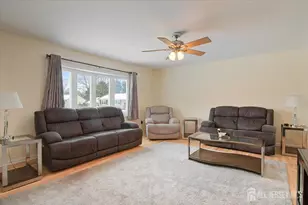 10 Elizabeth Ct, Edison, NJ 08817 - Photo 3