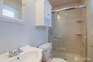 10 Elizabeth Ct, Edison, NJ 08817 - Photo 25