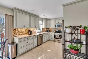 15 Walnut Ct, Old Bridge Township, NJ 07747 - Photo 5