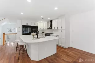 35 Harbor Bay Cir, Old Bridge Township, NJ 08879 - Photo 7