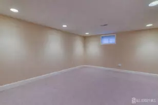 52 Yorktown Rd, East Brunswick Township, NJ 08816 - Photo 31