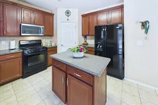 13 Skurka Ct, Sayreville, NJ 08872 - Photo 9