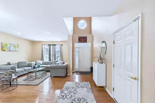 13 Skurka Ct, Sayreville, NJ 08872 - Photo 3