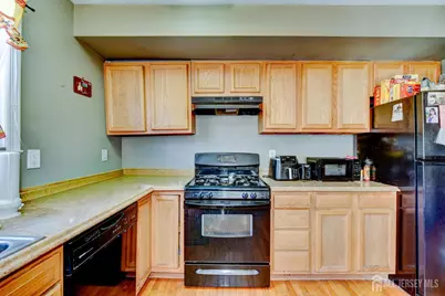 27 Newell Avenue, New Brunswick, NJ 08901 - Photo 7