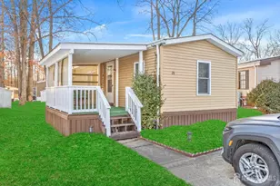 28 Dickens Rd, North Brunswick Township, NJ 08902 - Photo 1