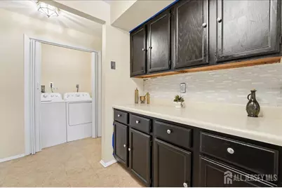 297 Alpine Way #C, Woodbridge Township, NJ 07095 - Photo 7