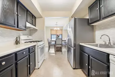 297 Alpine Way #C, Woodbridge Township, NJ 07095 - Photo 3