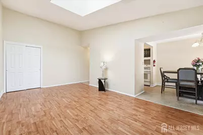 297 Alpine Way #C, Woodbridge Township, NJ 07095 - Photo 15