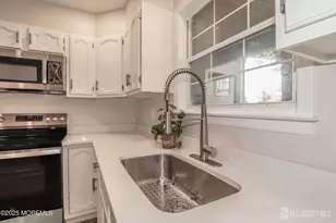 8 Benjamin Franklin Dr, Monroe Township, NJ 08831 - Photo 5