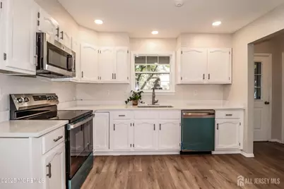 8 Benjamin Franklin Drive, Monroe Township, NJ 08831 - Photo 1