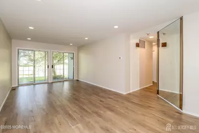 8 Benjamin Franklin Drive, Monroe Township, NJ 08831 - Photo 9