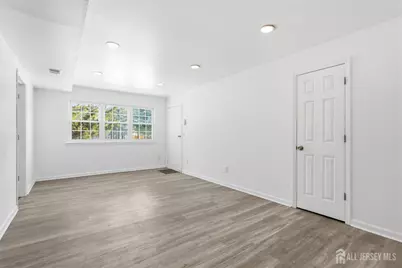 125 College Drive, Edison, NJ 08817 - Photo 5