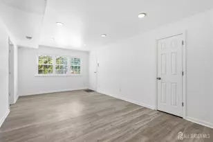 125 College Dr, Edison, NJ 08817 - Photo 5