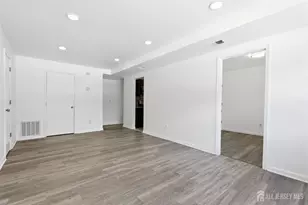 125 College Dr, Edison, NJ 08817 - Photo 3