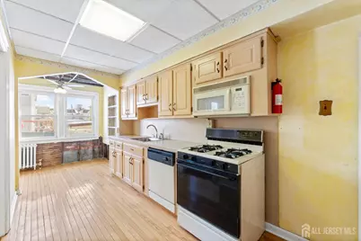 124 Belgrove Drive, Kearny, NJ 07032 - Photo 15