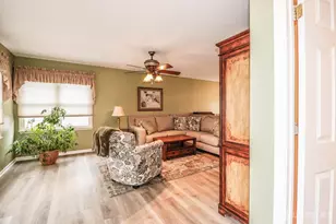 18 Mulberry Ln, Metuchen, NJ 08840 - Photo 9