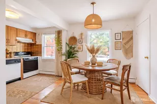 21 York Dr, Edison, NJ 08817 - Photo 9