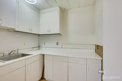 512 New Brunswick Avenue, Fords, NJ 08863 - Photo 17