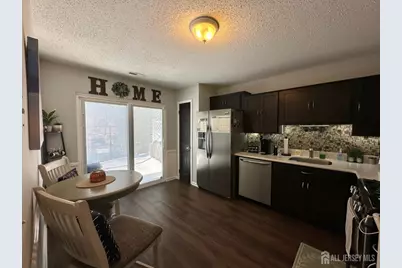 39 Renaissance Lane, New Brunswick, NJ 08901 - Photo 5