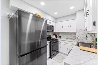 292 Pershing Avenue, Carteret, NJ 07008 - Photo 27